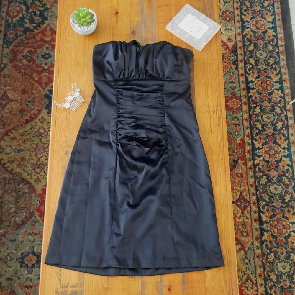 Strapless mini black dress